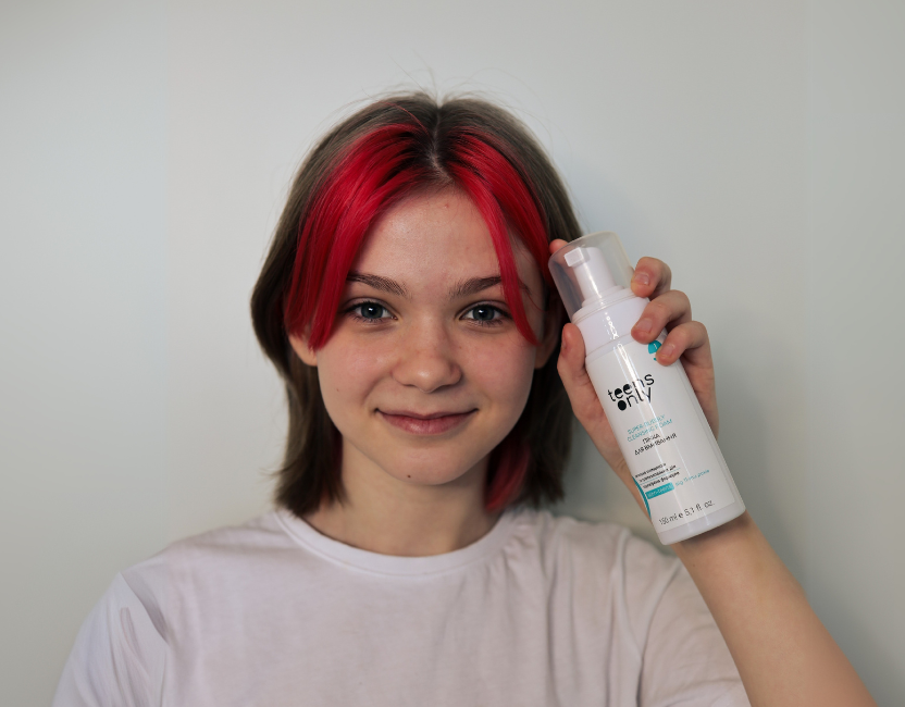 Пінка для вмивання teens only, SUPER-BUBBLY для комбінованої шкіри з проявами висипань. Косметика для підлітків.
